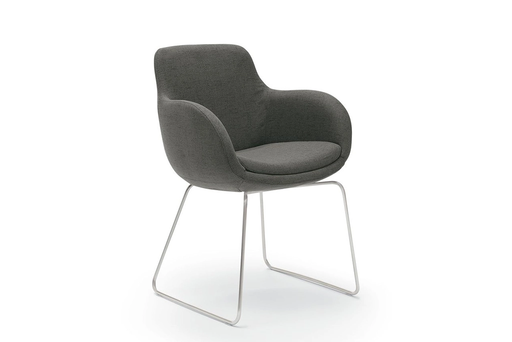 Tavia 6072 eetkamerstoel met armleuningen "Musterring"