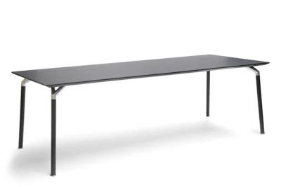 Shape eetkamertafel "Bree's New World"